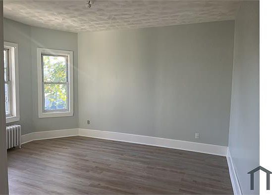 4th image of 43 Claybourne St APT 1