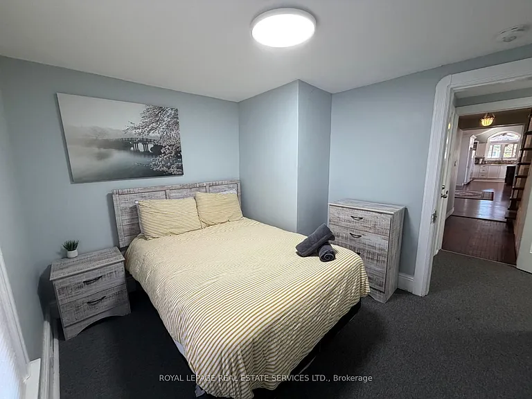100 Essa Rd #UPPER LEVEL — Photo 17