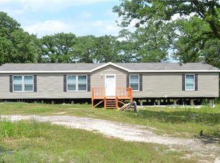 203 Elgin Woods Ln, Elgin, TX 78621