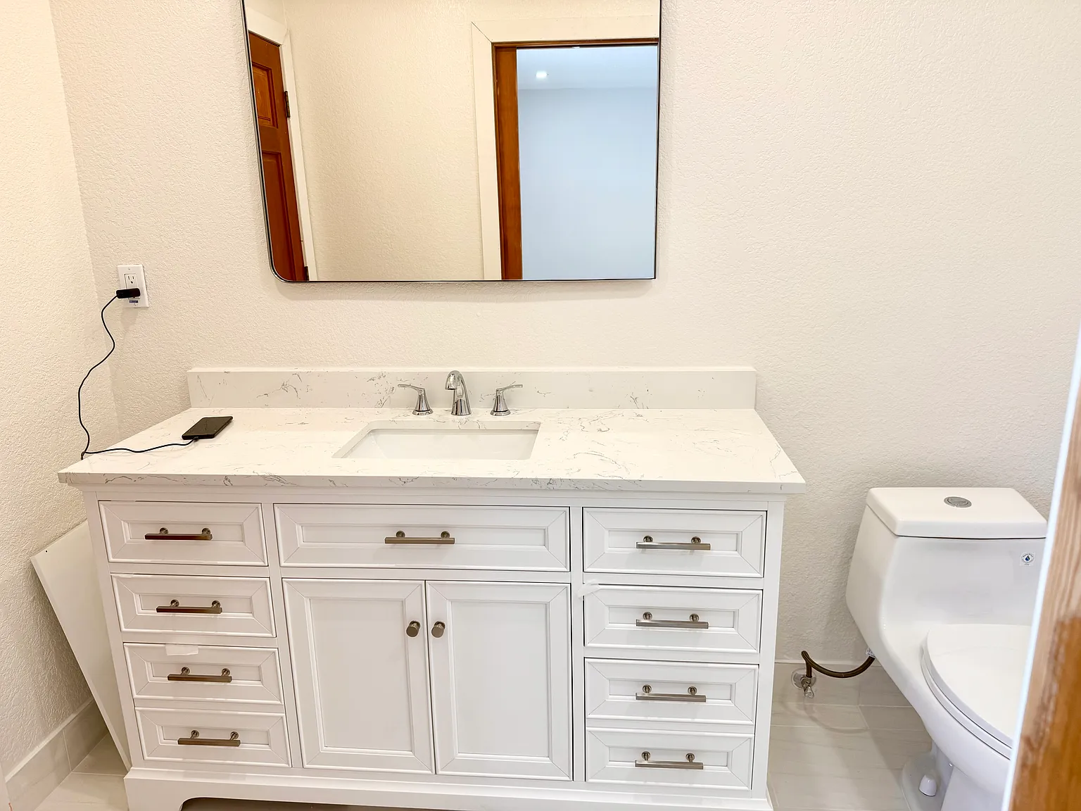 3 bed, 2.5 bath, 4222 sqft, $1,000 — Photo 4