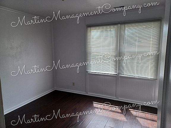 5th image of 1900 W 10th St #11195282