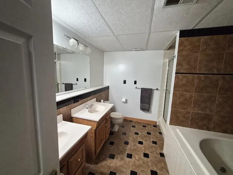 1809 Red Clover Dr — Photo 35