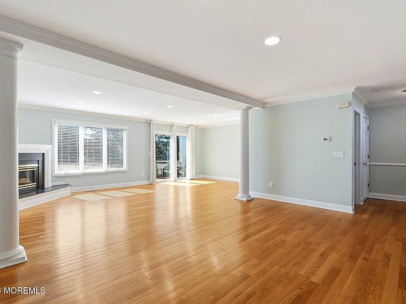 5th image of 162 Impatiens Court #1602