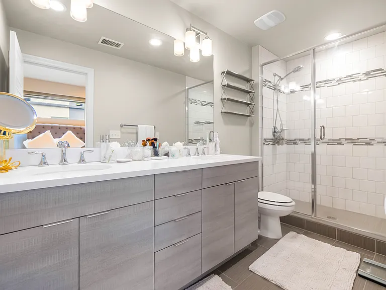 2051 N Downing St #2 — Photo 20