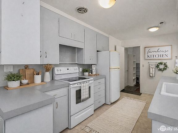 4th image of 5709 Grove Street