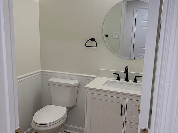 5th image of 1833 Still Pond Way