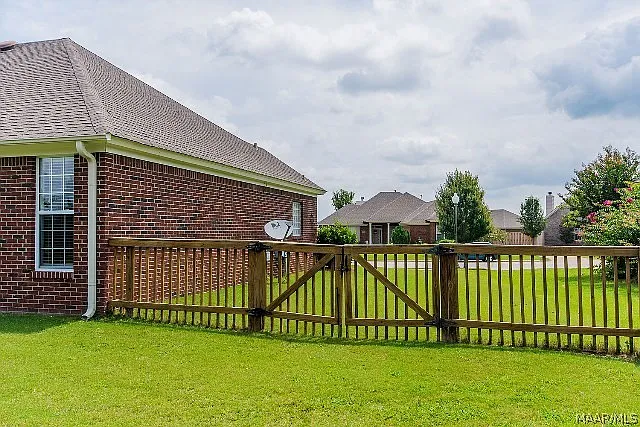 9500 Helmsley Cir — Photo 33