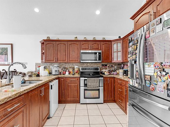 4th image of 14240 SW 171st St