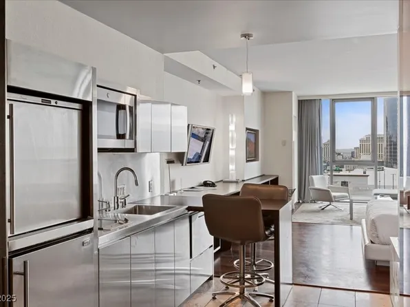 4381 E Flamingo Rd #10304, Las Vegas, NV 89103