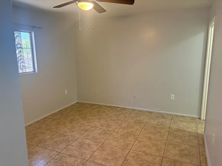 9810 N 14th St #1 — Photo 3