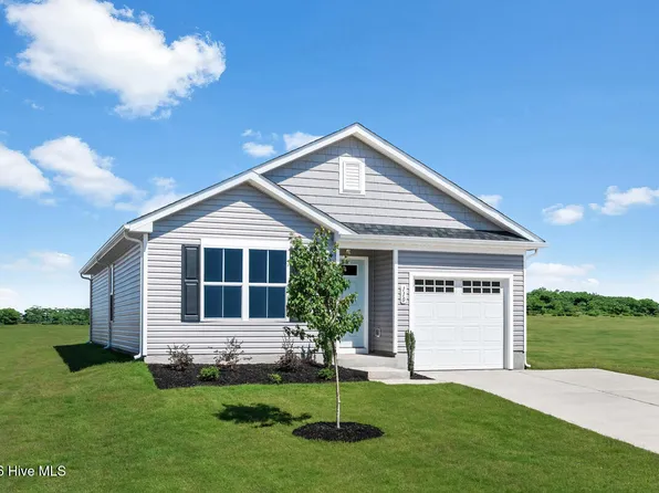 624 Powis Drive NE, Bolivia, NC 28422