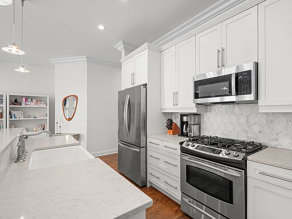 5th image of 2516 N Halsted St APT 4N