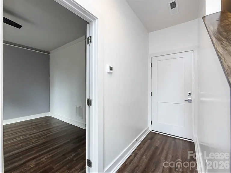 1207 E 36th St #3 — Photo 6