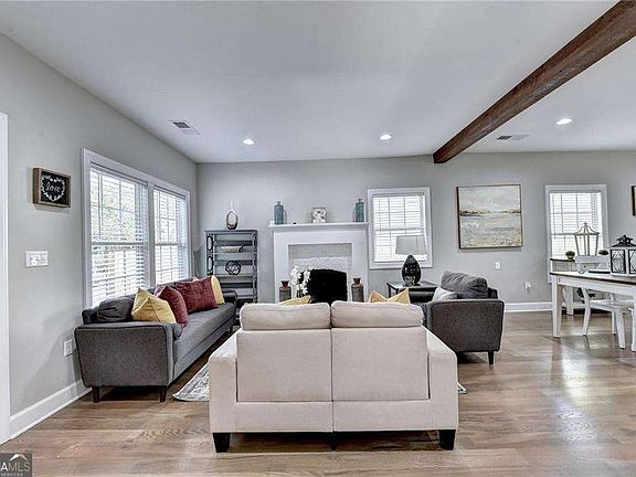 3rd image of 663 Bryan St SE