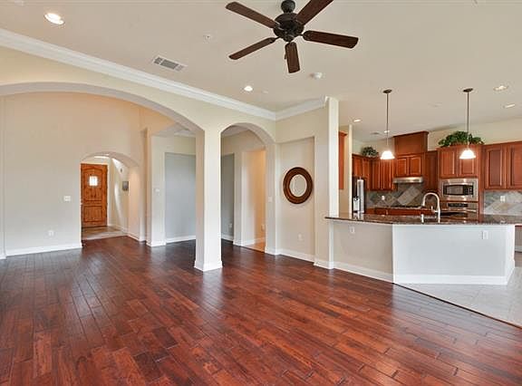 4th image of 7800 Southwest Pkwy #2013