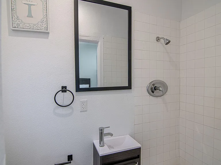 Michigan Avenue Apartments — Photo 87