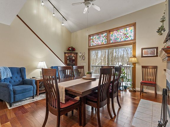 2nd image of 839 Trailridge E