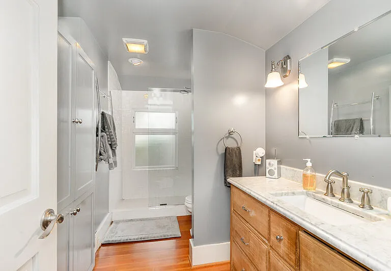 3901 S Court St — Photo 22