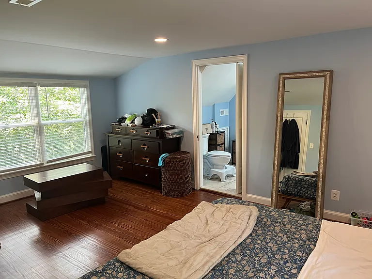 8010 Maple Ave — Photo 15
