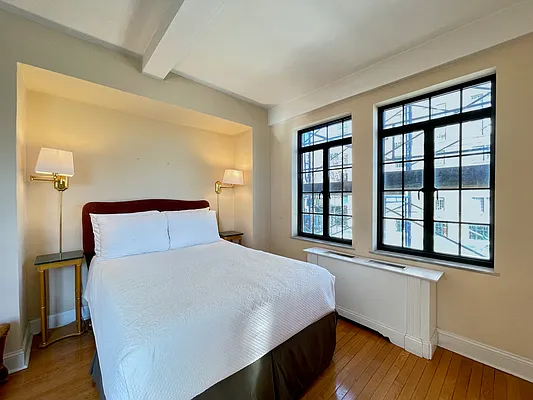 Sold by Steven Corcoran Real Estate | media 16