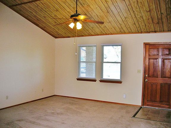 2nd image of 4312 Twin Oaks Dr