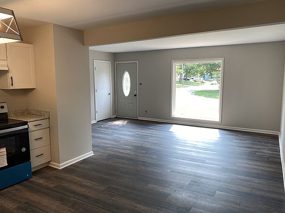 4th image of 8118 Armstrong Ave
