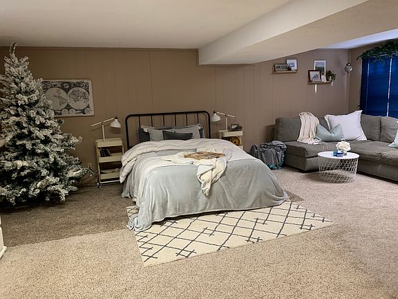 2nd image of 981 Oakwood Dr