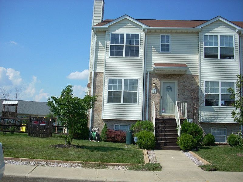 1st image of 112 Vincent Cir