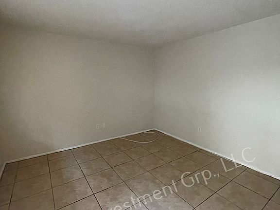 5th image of 800 N Hastings St