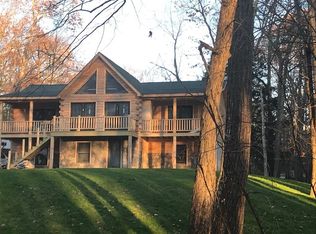 14 Mistletoe Dr, Ashburnham, MA 01430