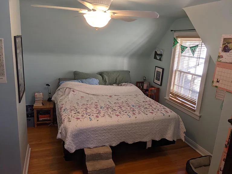 1115 W Charles St — Photo 16