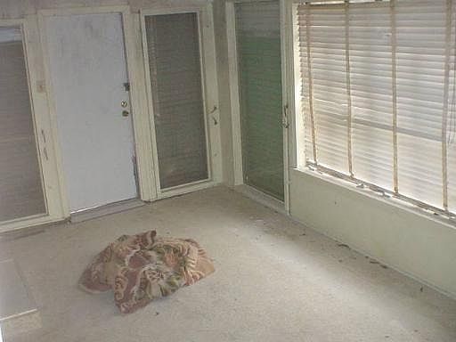 5th image of 450 GLEN OAK DR