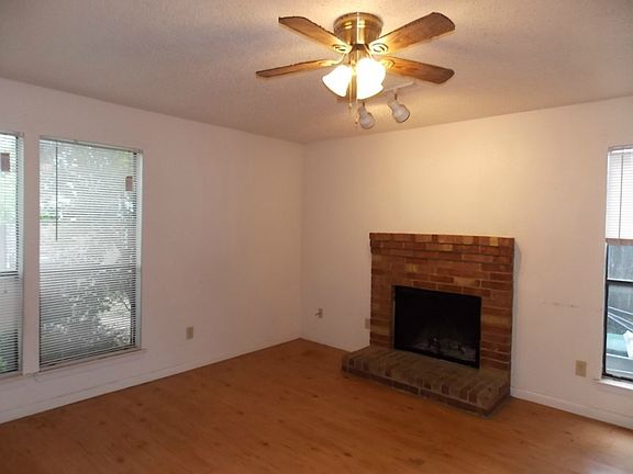 2nd image of 8502 Lyndon Ln APT A