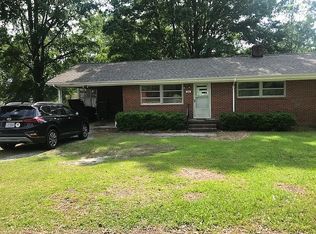200 Parkwood Cir, Lillington, NC 27546