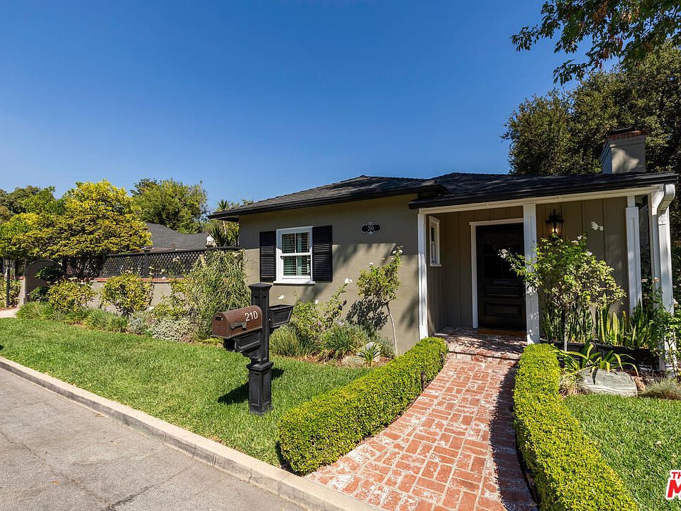 1st image of 210 Ramona Pl