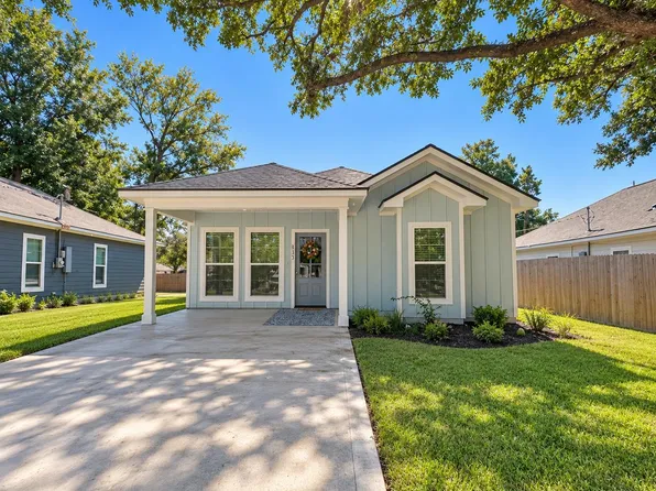 735 S 12th St, Silsbee, TX 77656