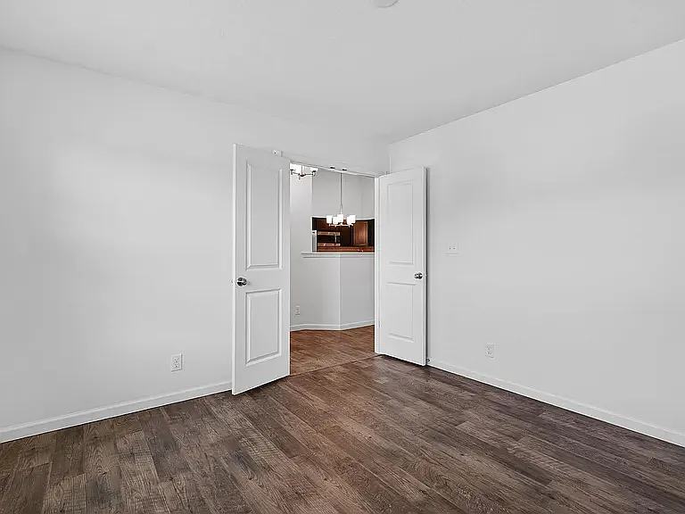 3272 Maitland Dr — Photo 7