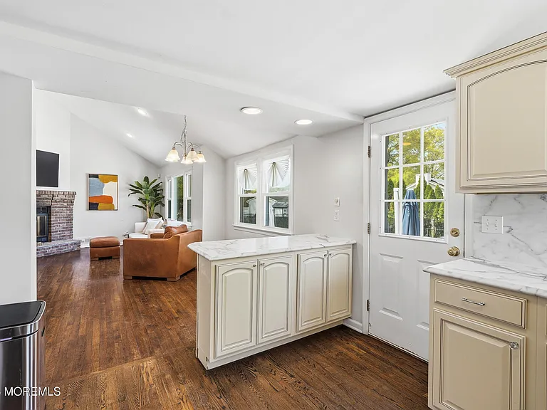 4 Cheryl Dr — Photo 15
