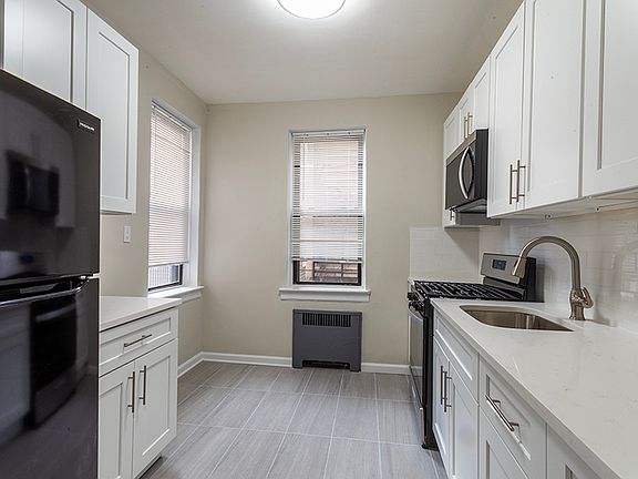 2nd image of 325 Union St APT C1