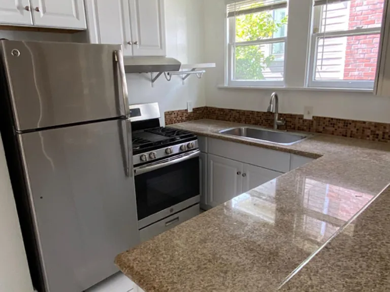 312 W Richmond Ave — Photo 8