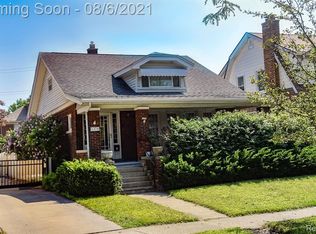 1378 Nottingham Rd, Grosse Pointe Park, MI 48230