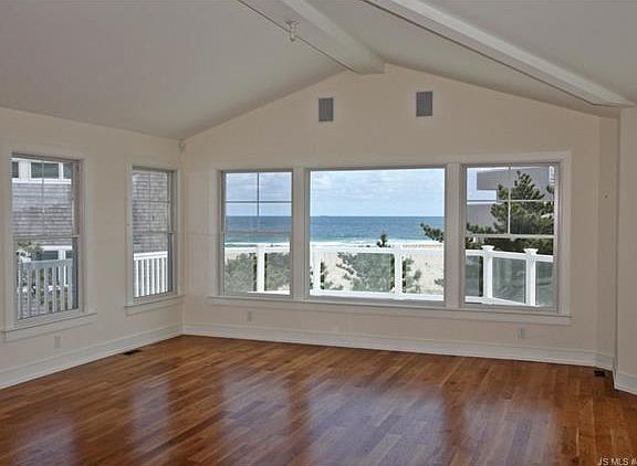 5th image of 1029 Long Beach Blvd #B