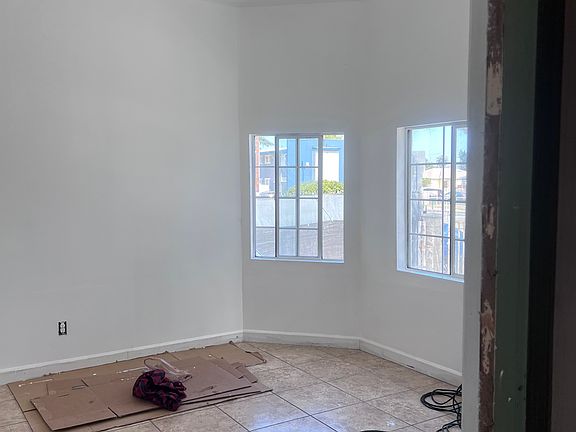 4th image of 2406 E 113th St