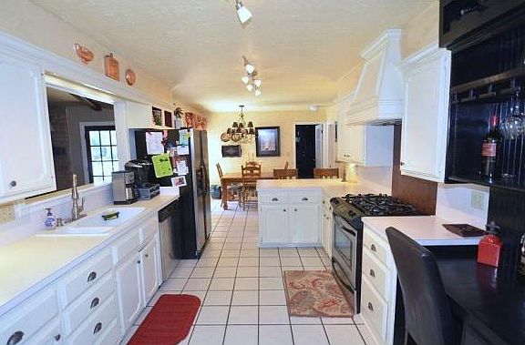 4th image of 2214 Parkland Way