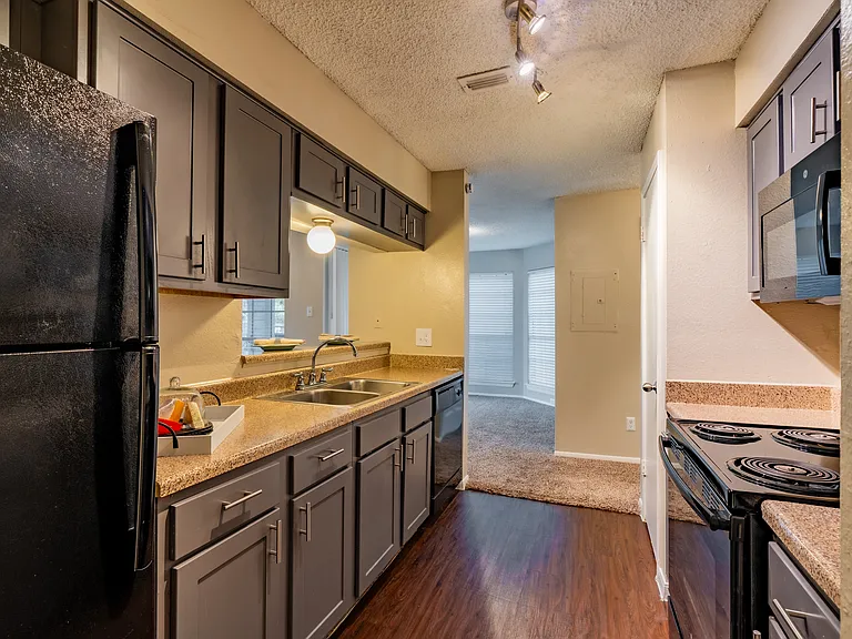 Oak Bend Apartments — Photo 17