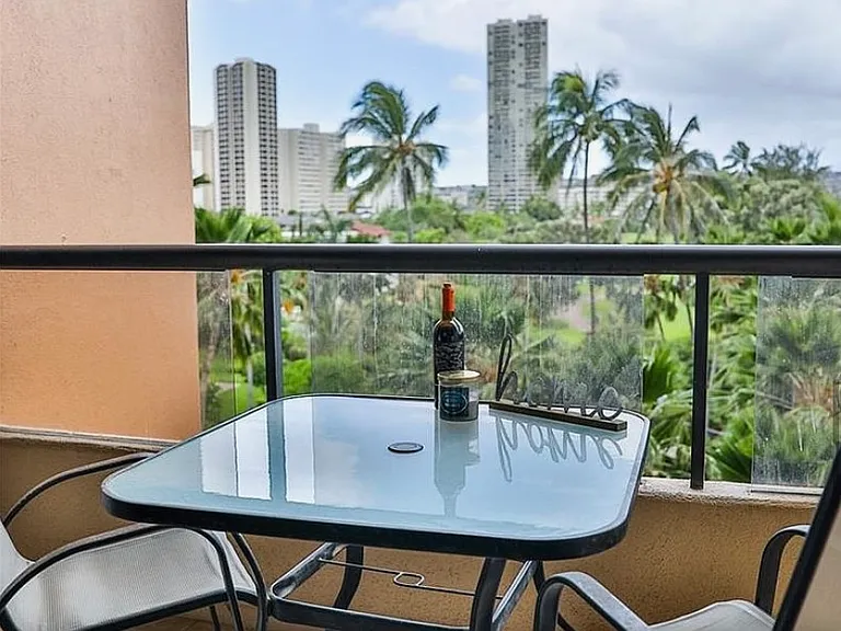 Quiet enjoyment on your lanai