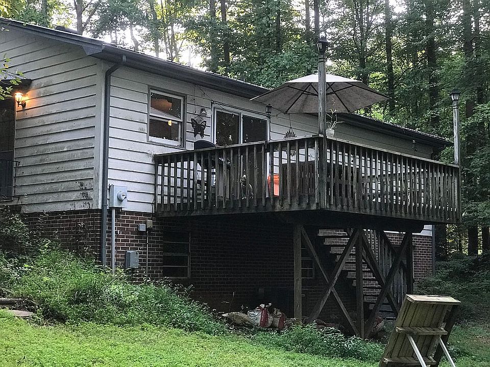 2nd image of 116 Beechtree Ln