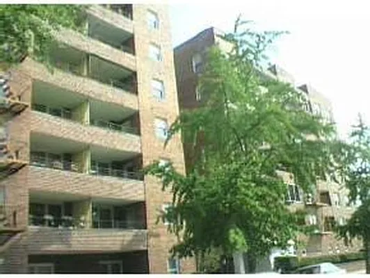 Sold by Elbe Real Estate Inc | media 32