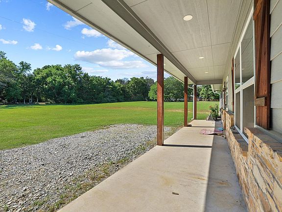 4th image of 2658 Oak Ridge Rd
