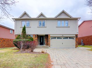 19 Abbeywood Trl, Toronto, ON M3B3B4